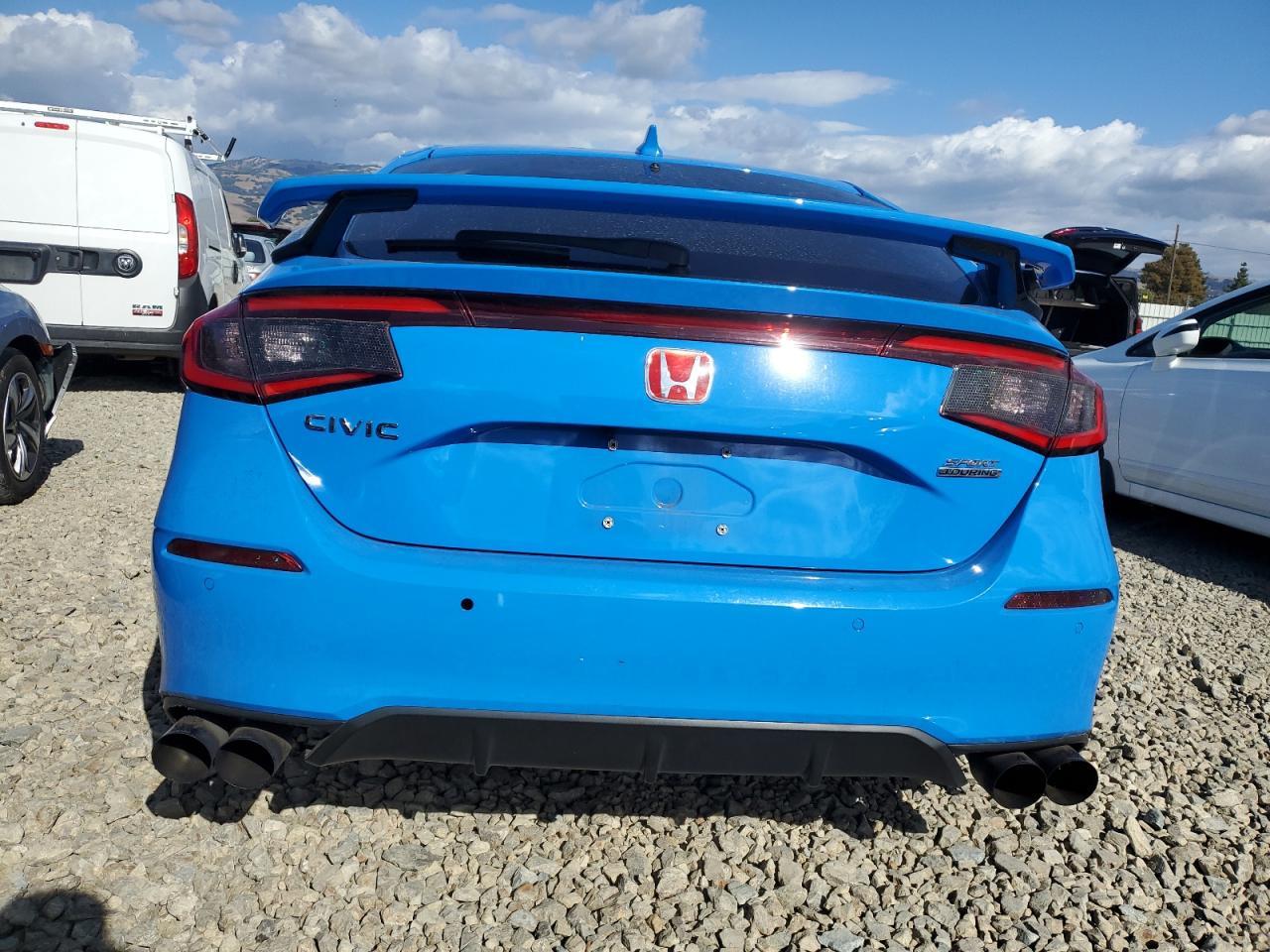 2023 Honda Civic Sport Touring - Image 6