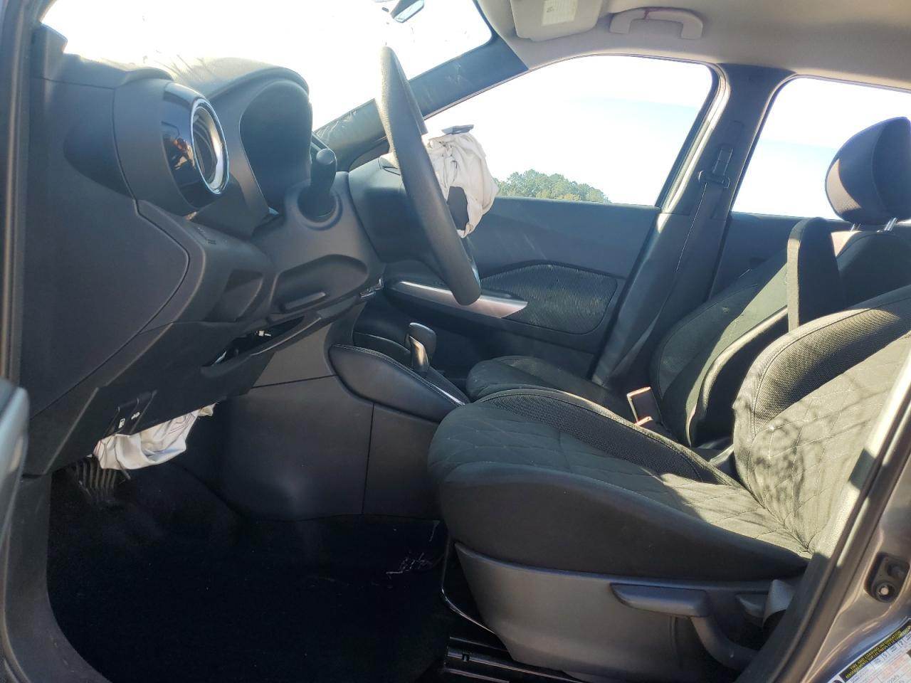 2019 Nissan Kicks S - Image 7