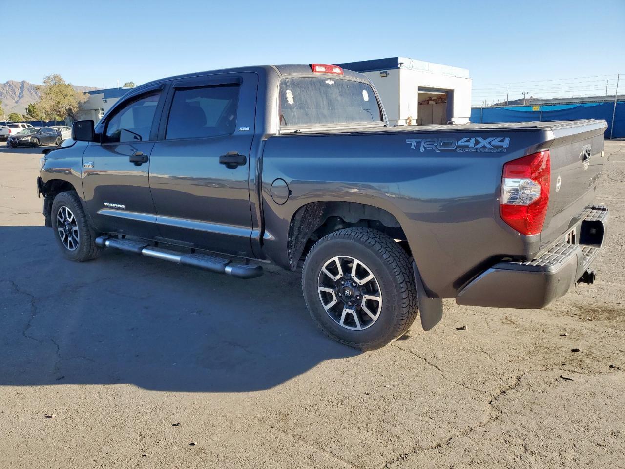 2017 Toyota Tundra Crewmax Sr5 - Фото 2