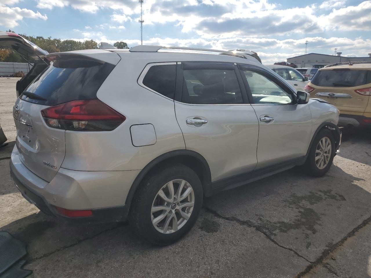 2019 Nissan Rogue S - Фото 3