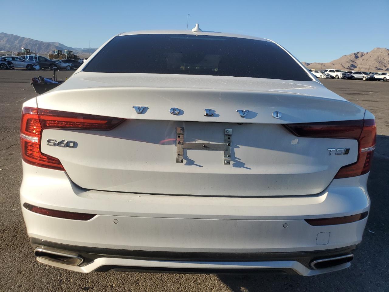 2021 Volvo S60 T5 Momentum - Фото 6