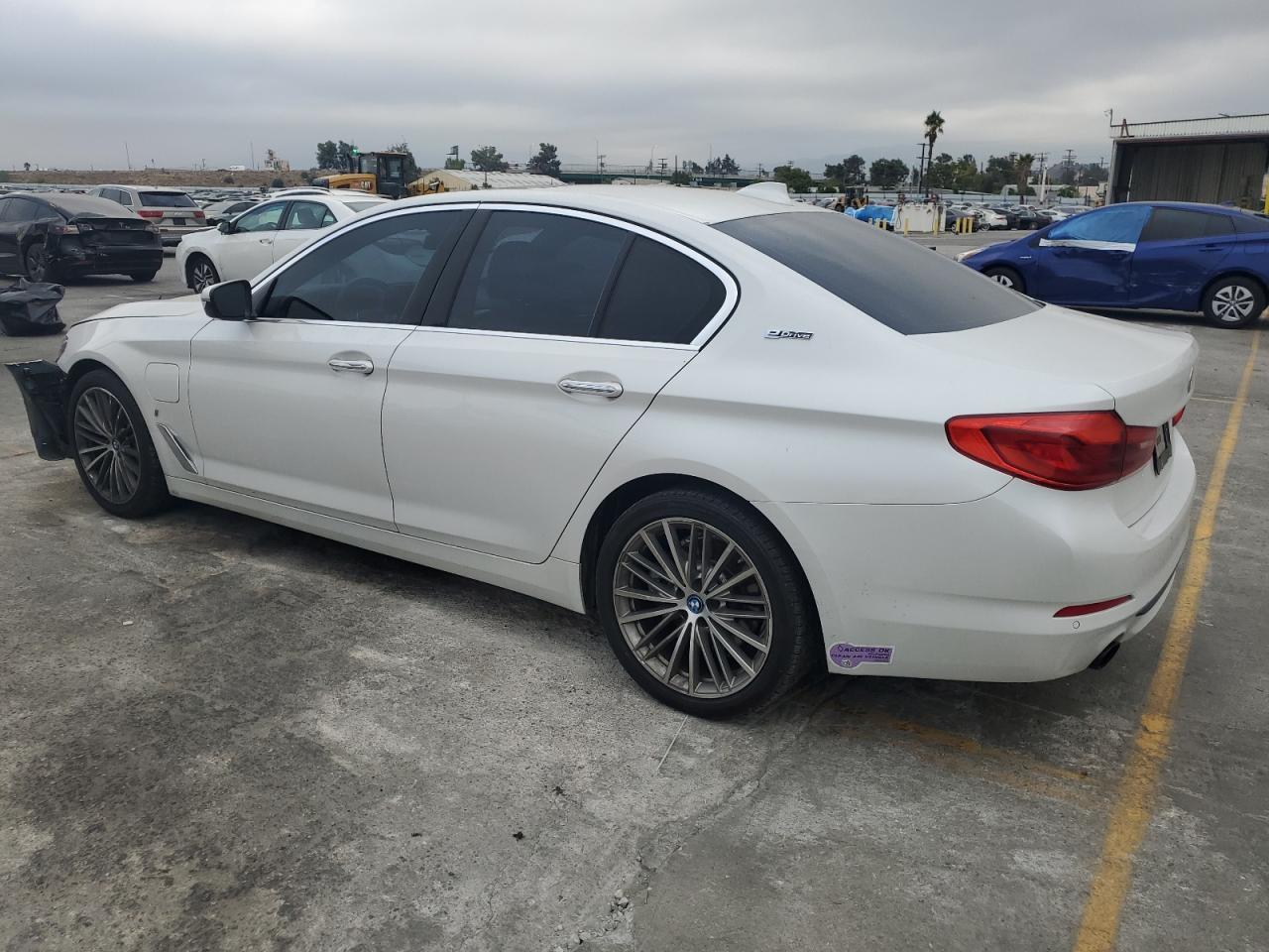2018 BMW 530E - Image 2