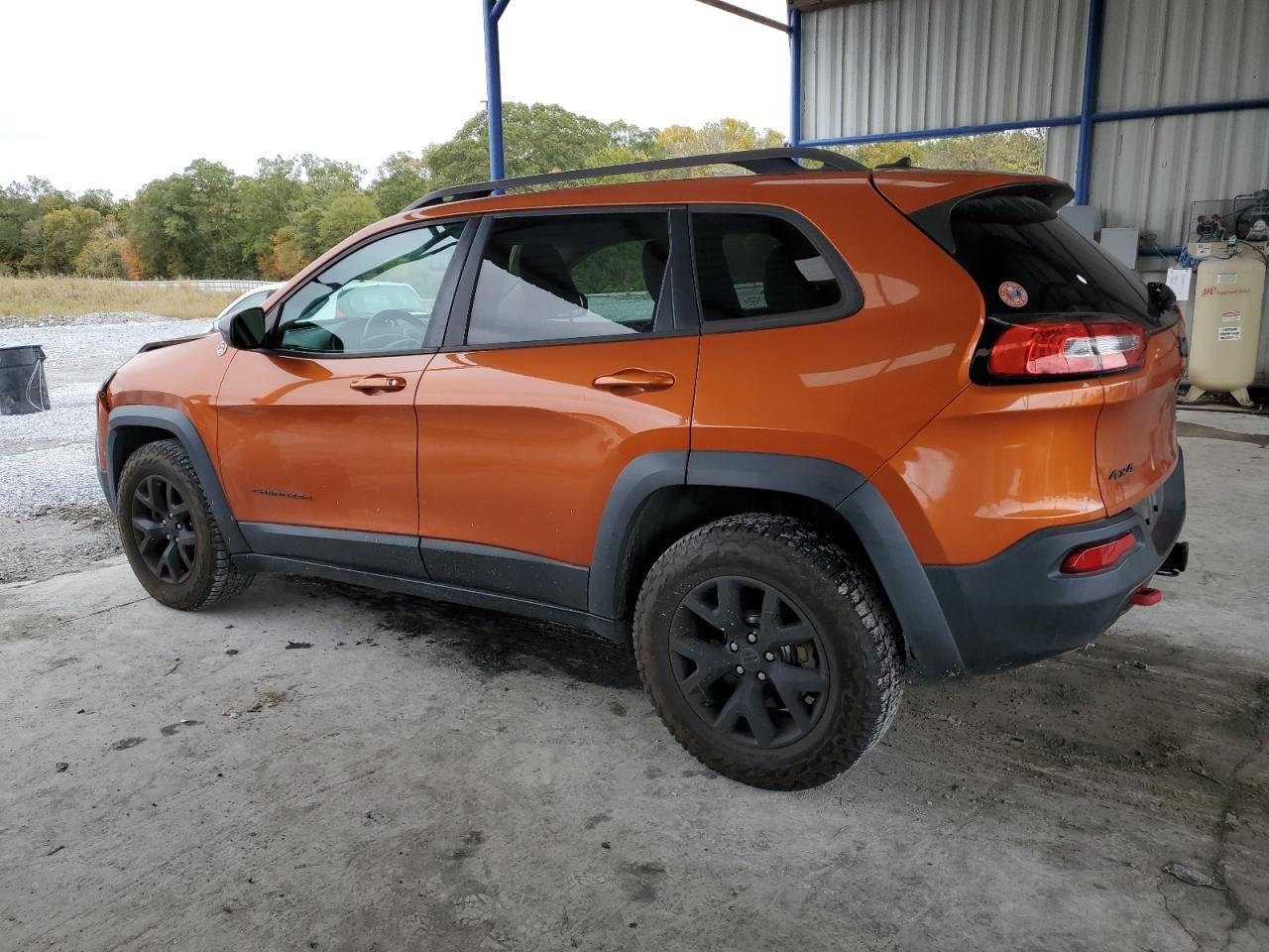 2015 Jeep Cherokee Trailhawk - Image 2