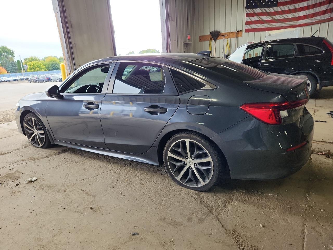 2022 Honda Civic Touring - Фото 2