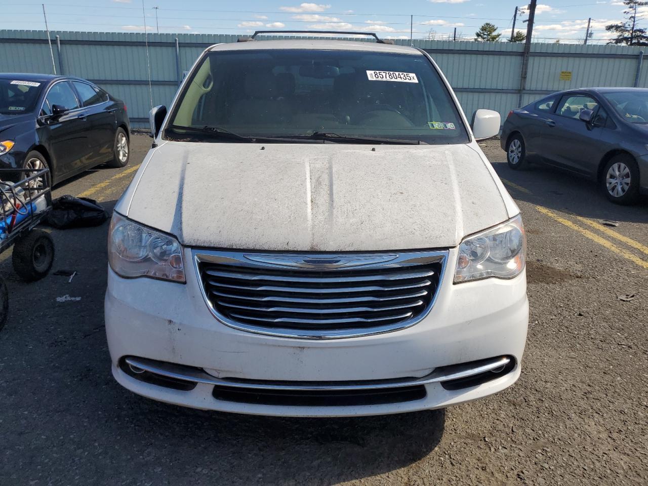 2016 Chrysler Town And Country Touring - Image 5