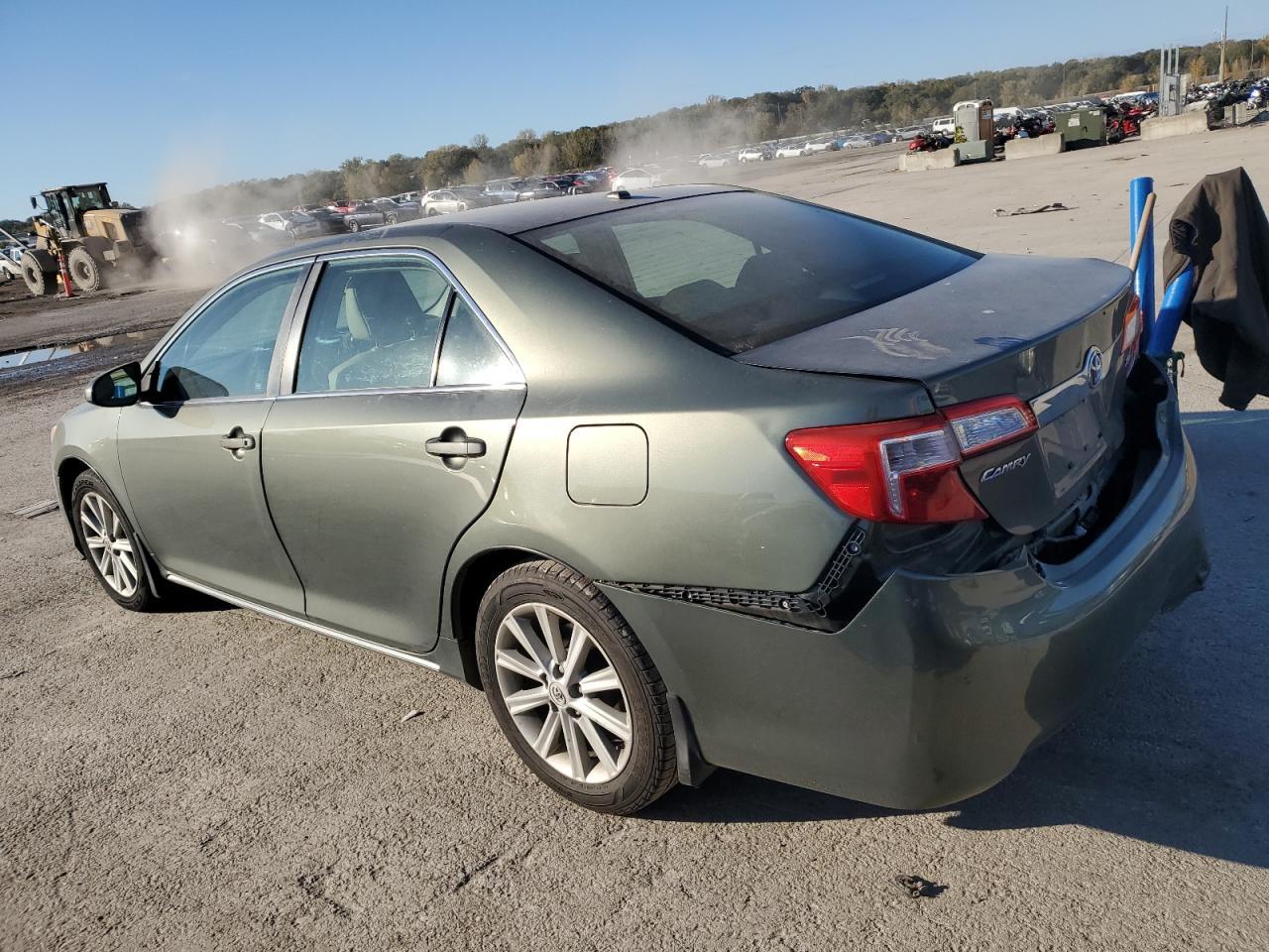 2013 Toyota Camry L - Фото 2