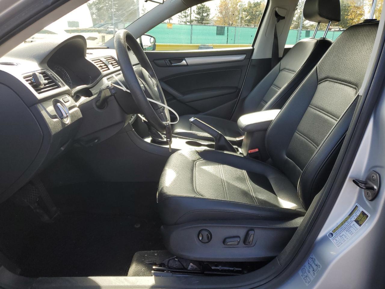 2013 Volkswagen Passat S - Фото 7