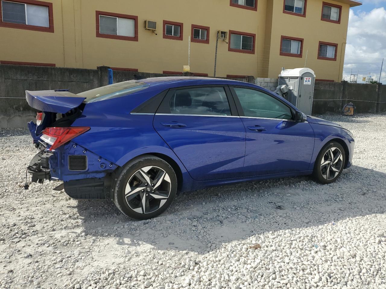 2022 Hyundai Elantra Limited - Фото 5