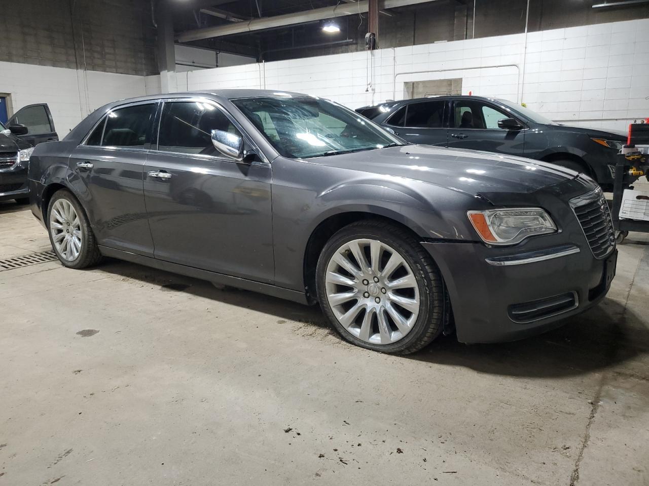 2014 Chrysler 300 - Image 4