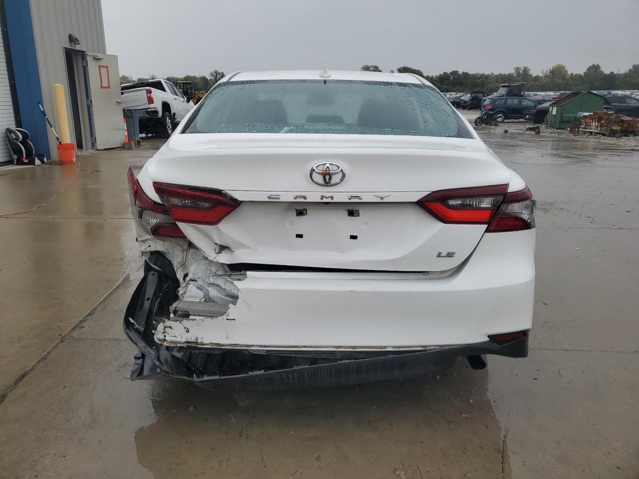 2023 Toyota Camry Le - Фото 6