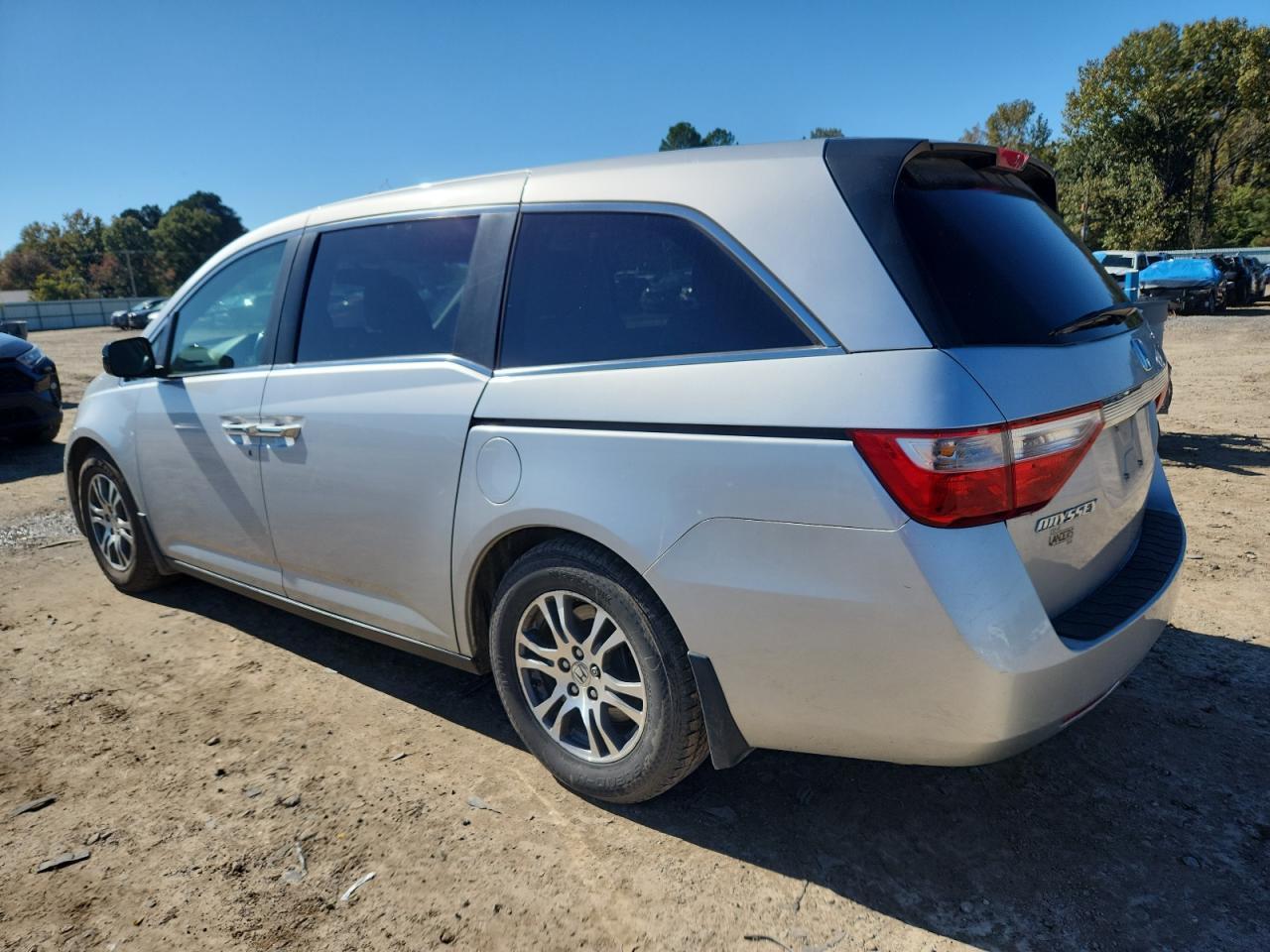 2011 Honda Odyssey Exl - Image 2