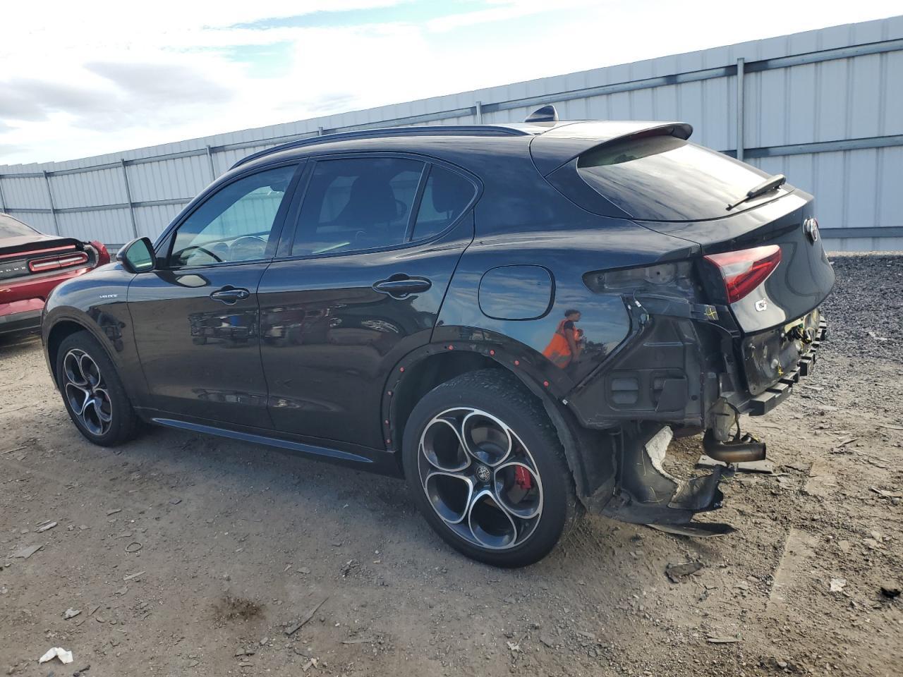 2022 Alfa Romeo Stelvio Ti - Image 2