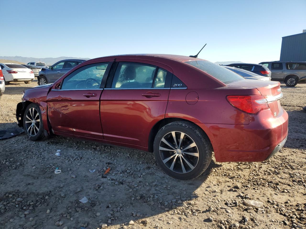 2013 Chrysler 200 Limited - Фото 2