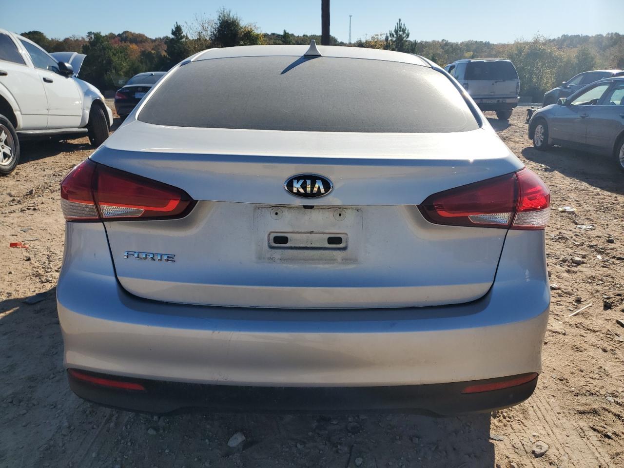 2018 Kia Forte Lx - Image 6