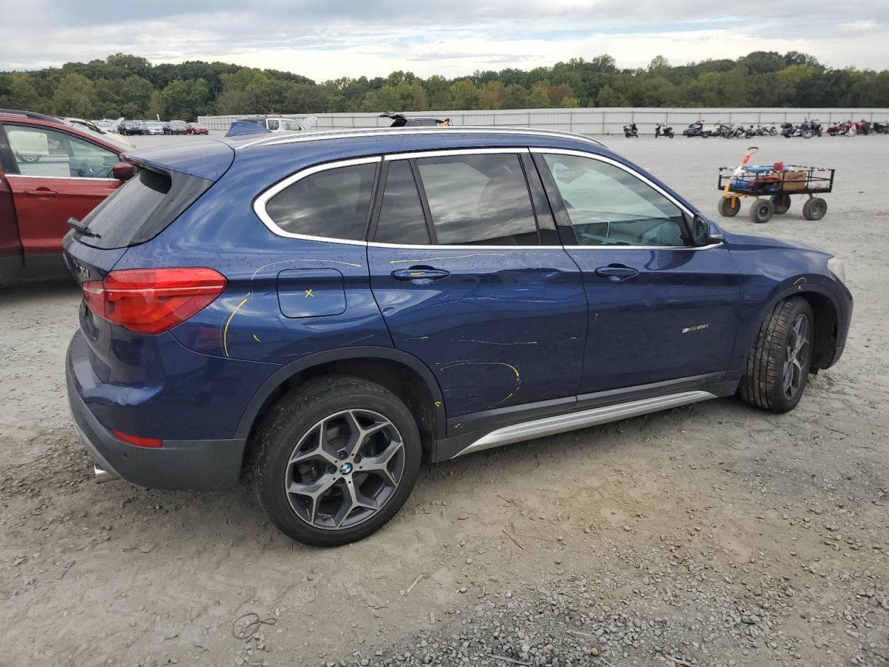 2017 BMW X1 Sdrive28I - Фото 3