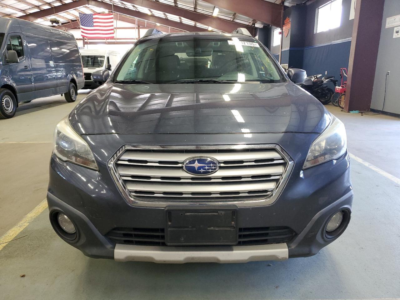 2017 Subaru Outback 3.6R Limited - Image 5