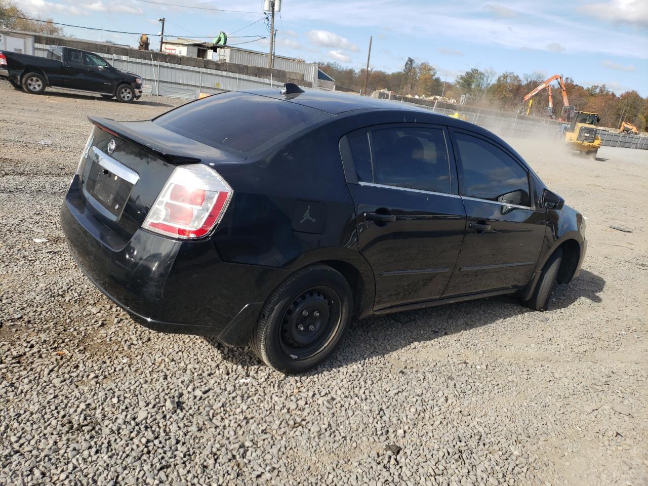 2011 Nissan Sentra 2.0 - Image 3