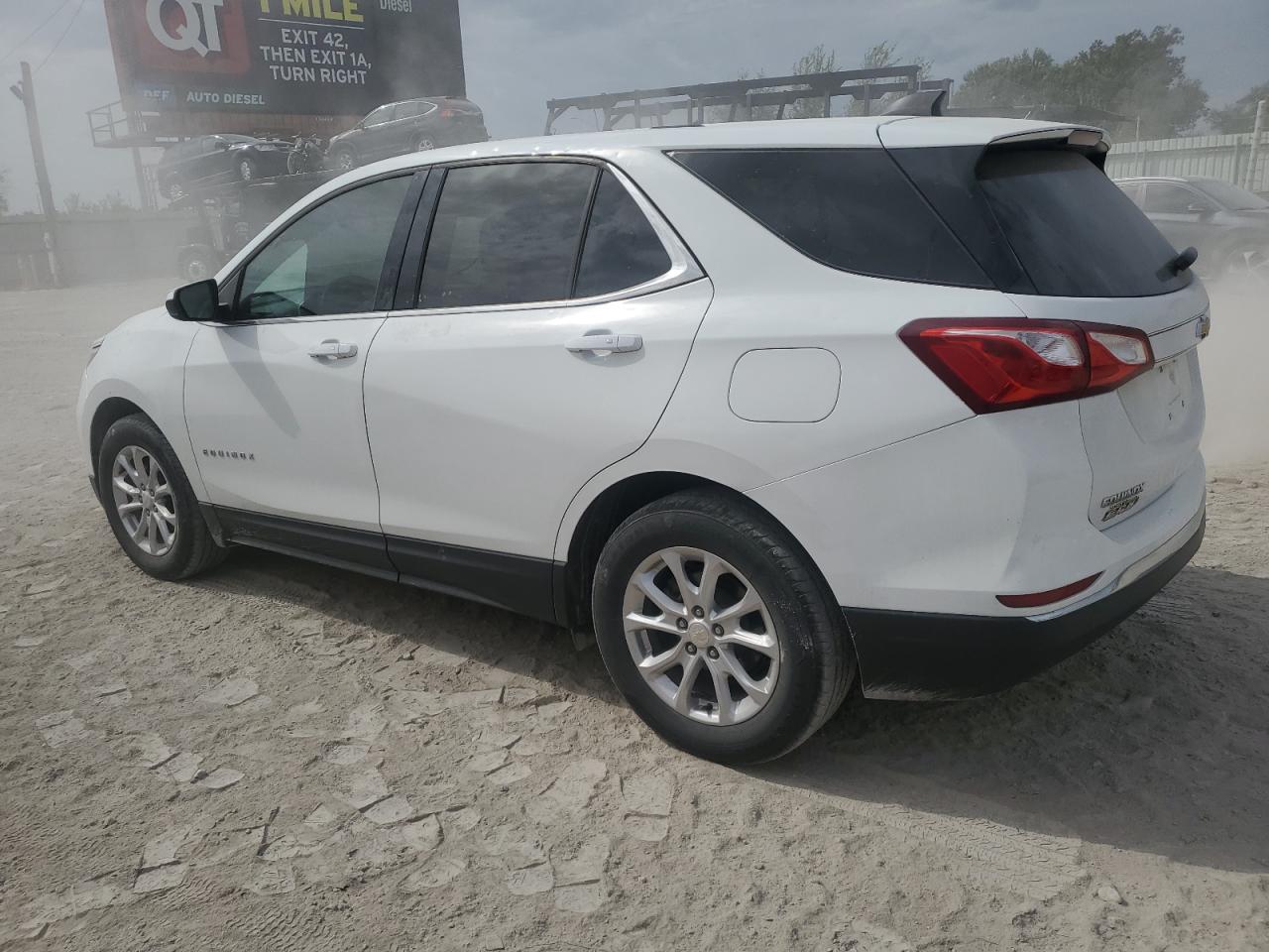 2018 Chevrolet Equinox Lt - Image 2