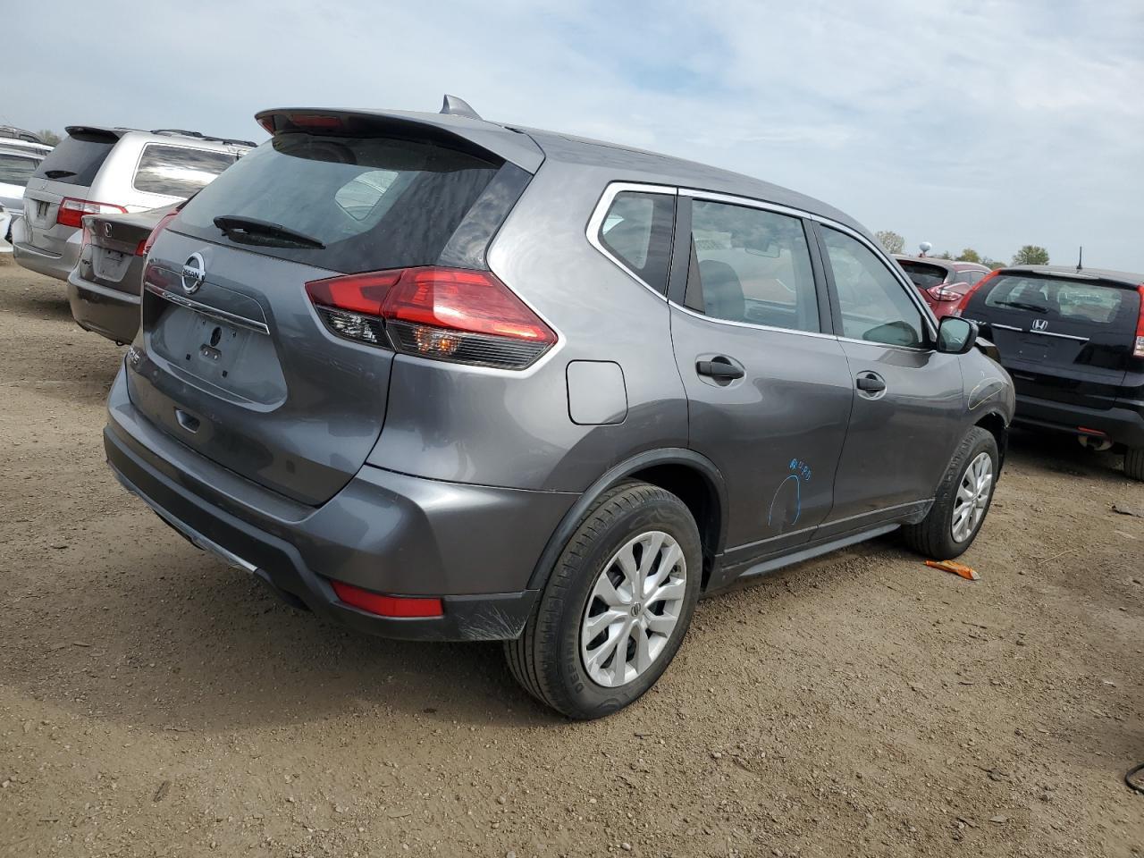 2017 Nissan Rogue S - Image 3