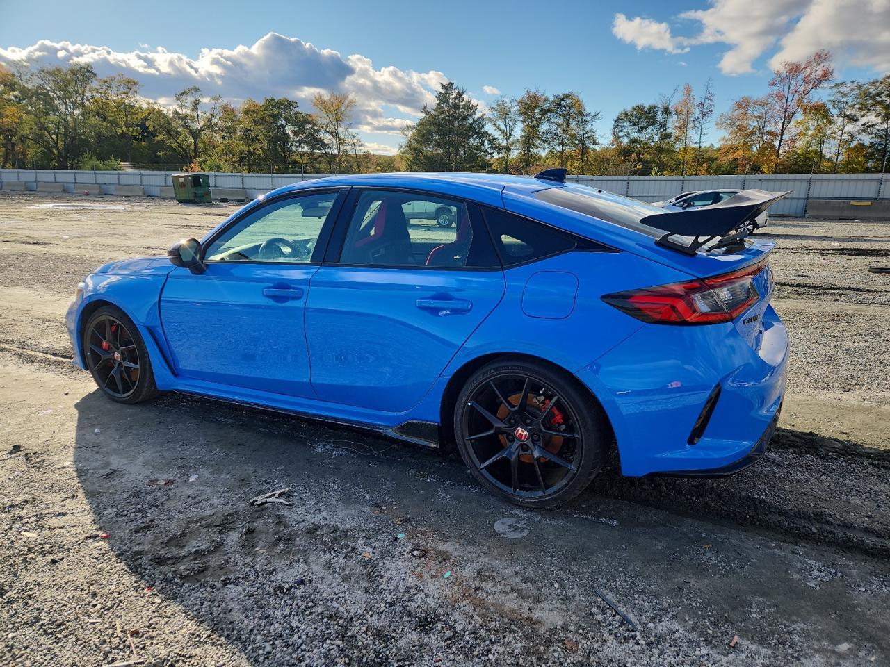 2024 Honda Civic Type-R - Image 2