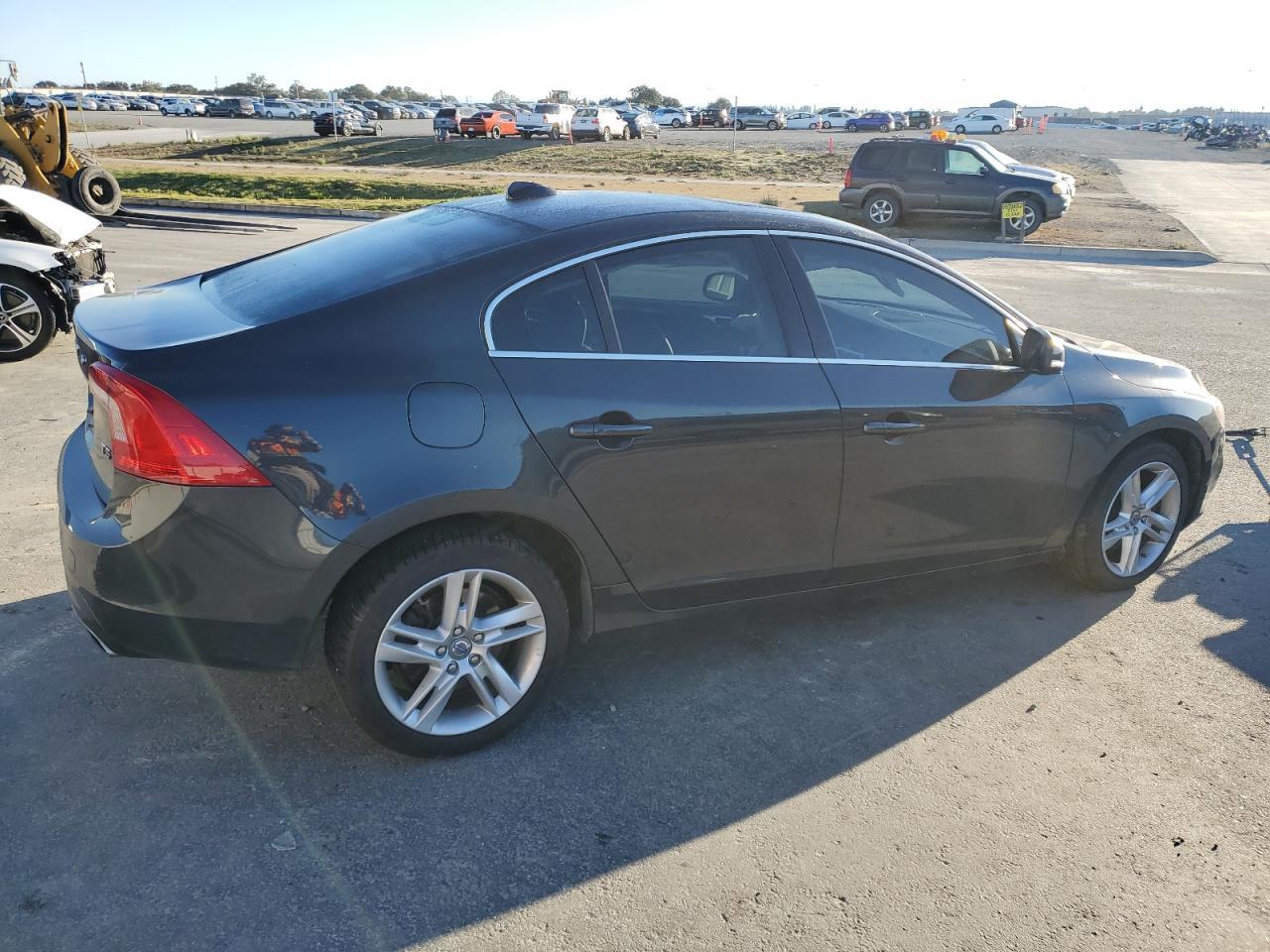 2015 Volvo S60 Platinum - Фото 3