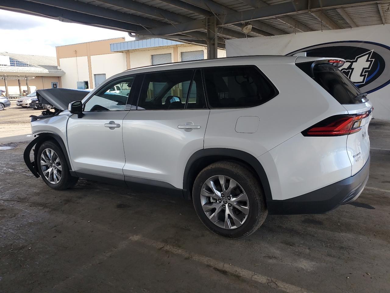 2024 Toyota Grand Highlander Xle - Image 2