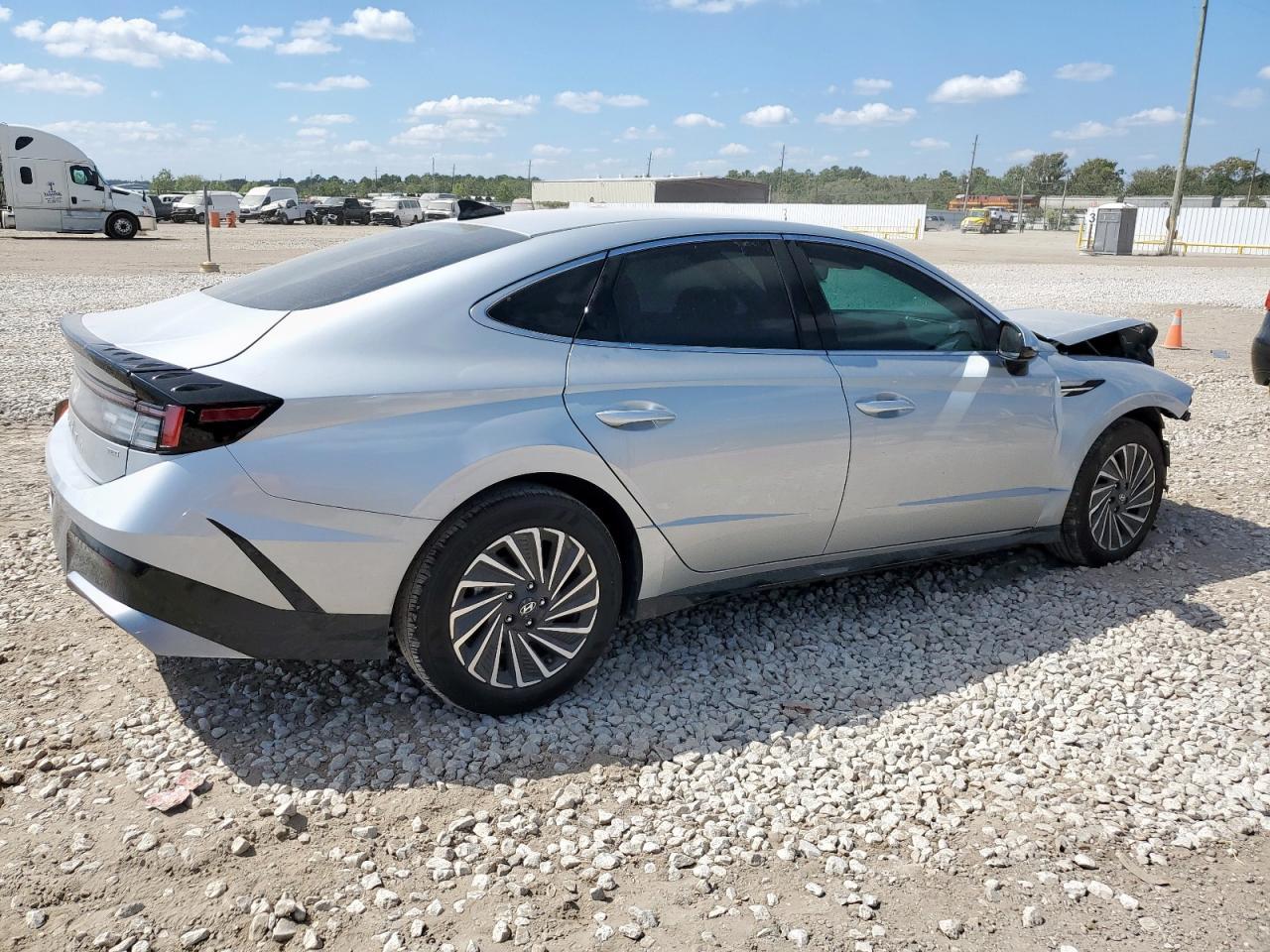 2025 Hyundai Sonata Hybrid - Фото 3