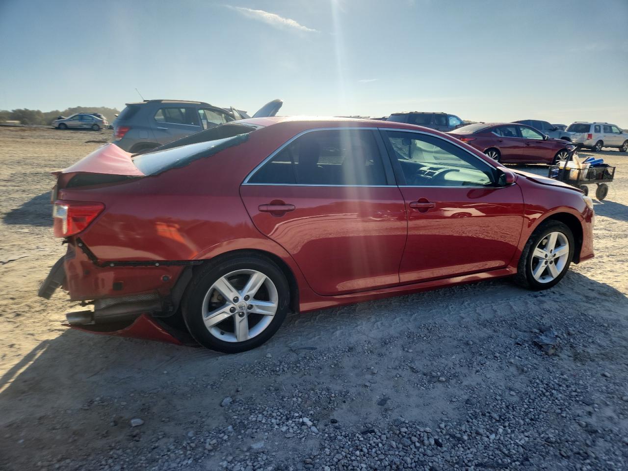 2014 Toyota Camry L - Фото 3