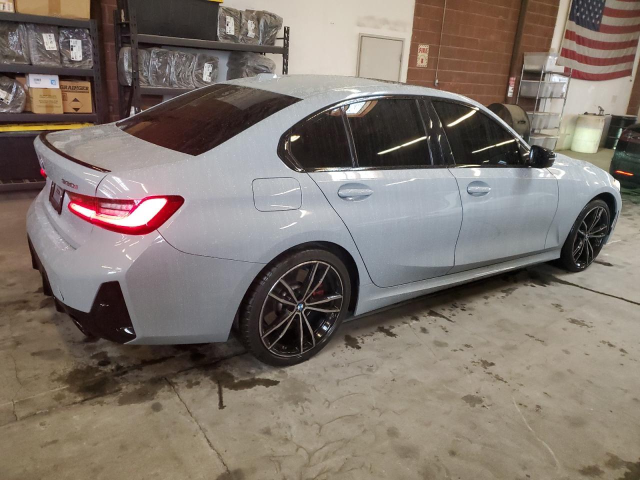 2024 BMW 330I - Фото 3