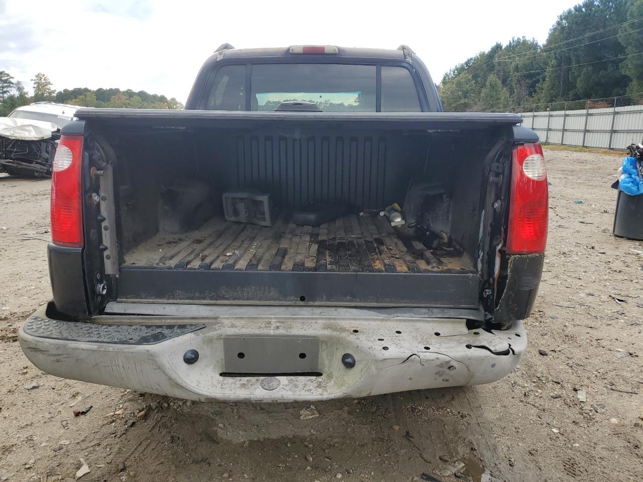 2004 Ford Expsprtrac - Фото 6