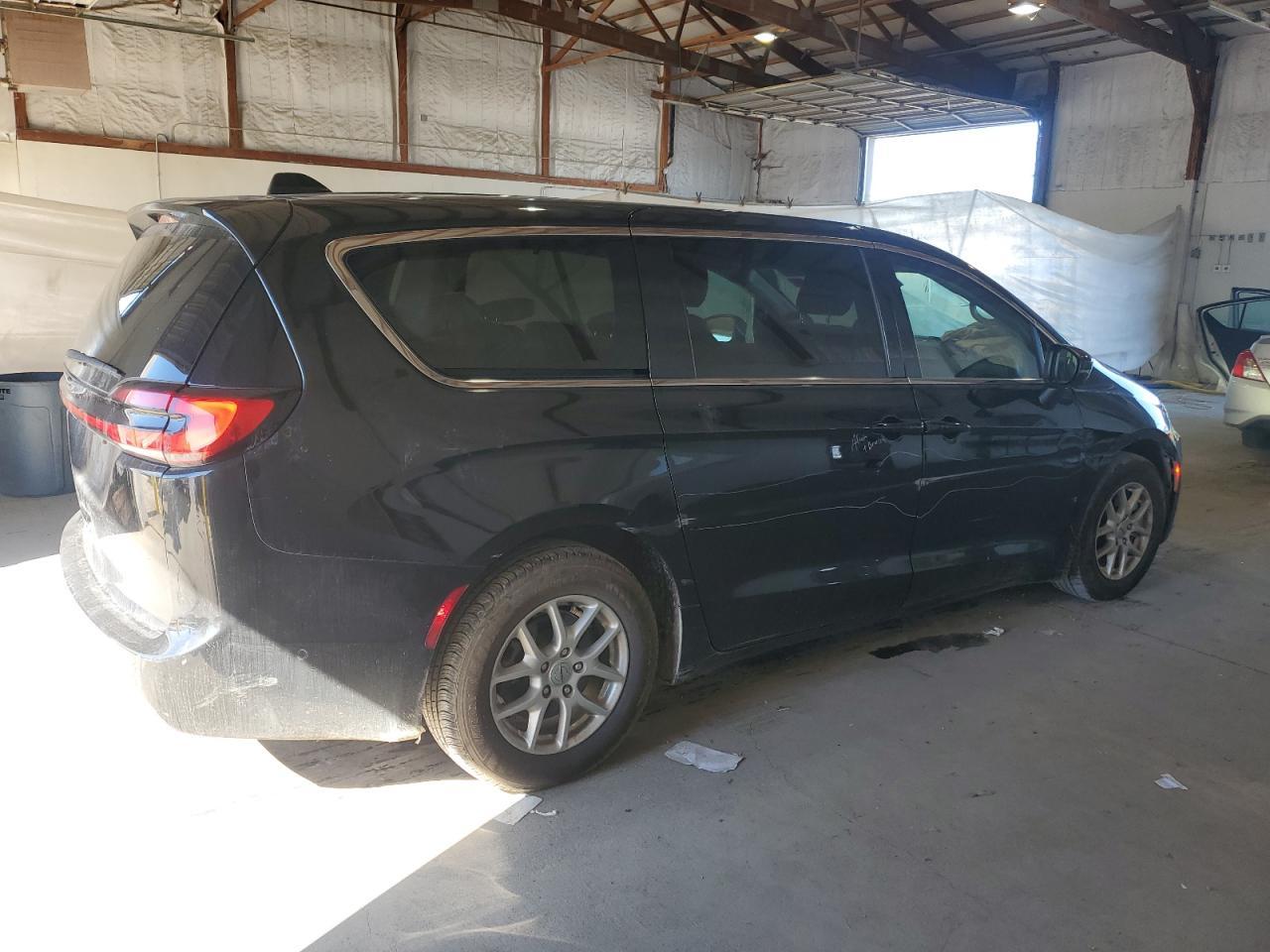 2023 Chrysler Pacifica Touring L - Фото 3