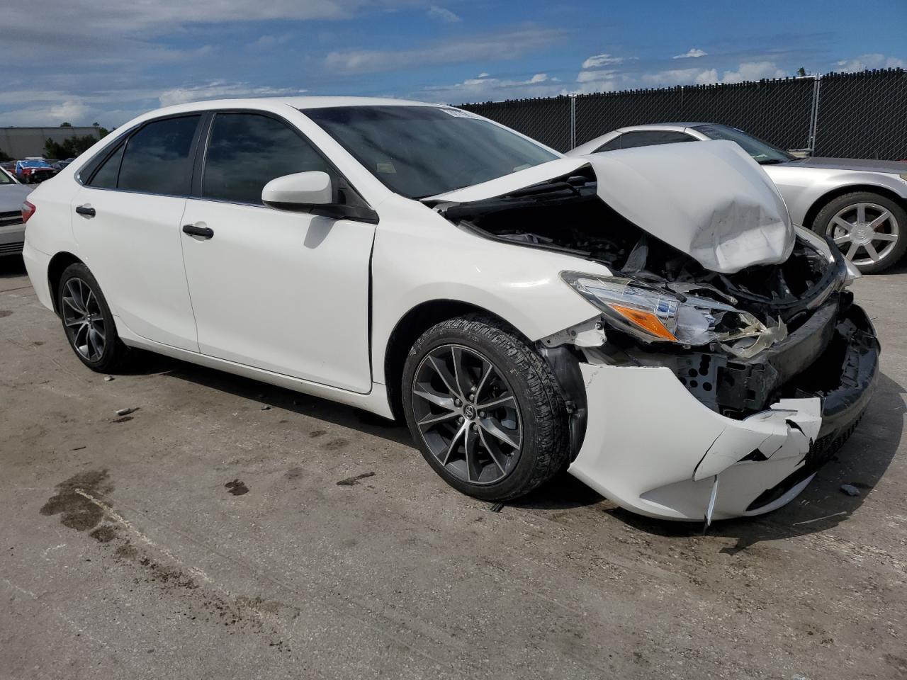 2017 Toyota Camry Le - Image 4