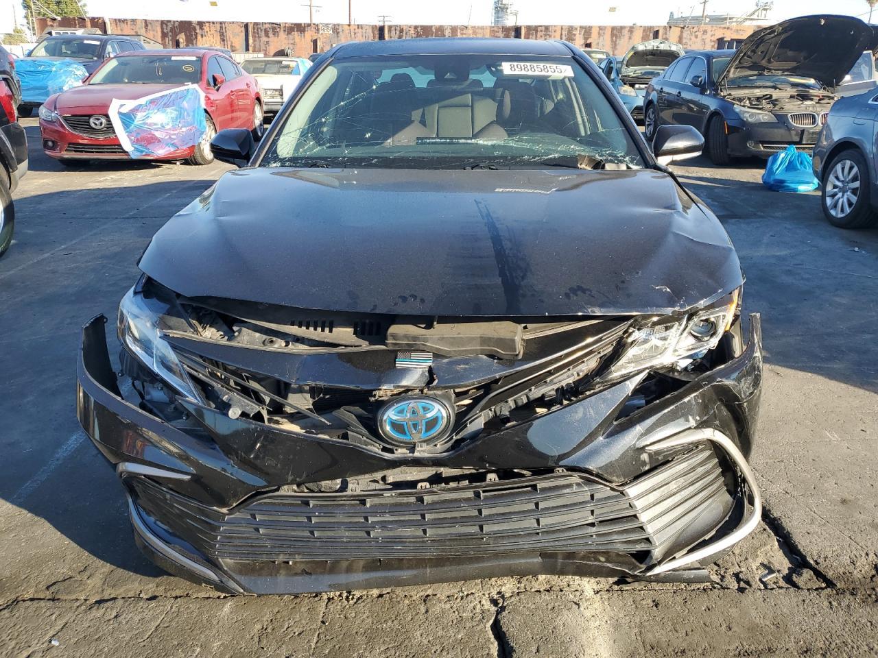 2021 Toyota Camry Le - Фото 5