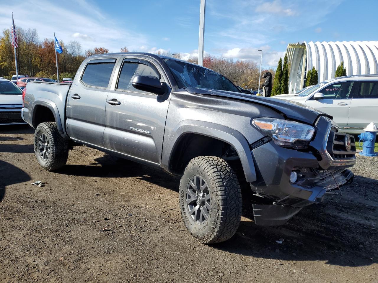 2023 Toyota Tacoma Double Cab - Image 4
