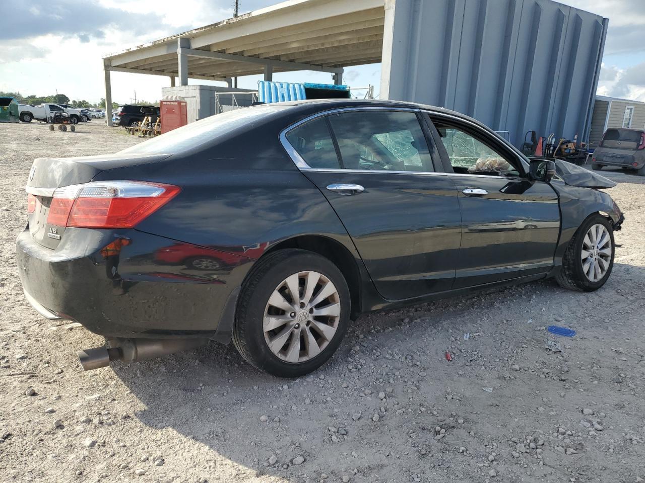 2014 Honda Accord Touring - Image 3