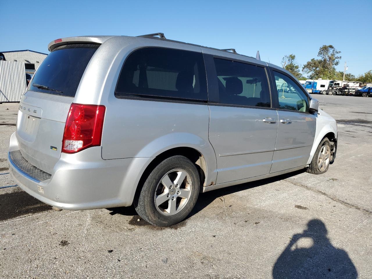 2012 Dodge Grand Caravan Sxt - Image 3