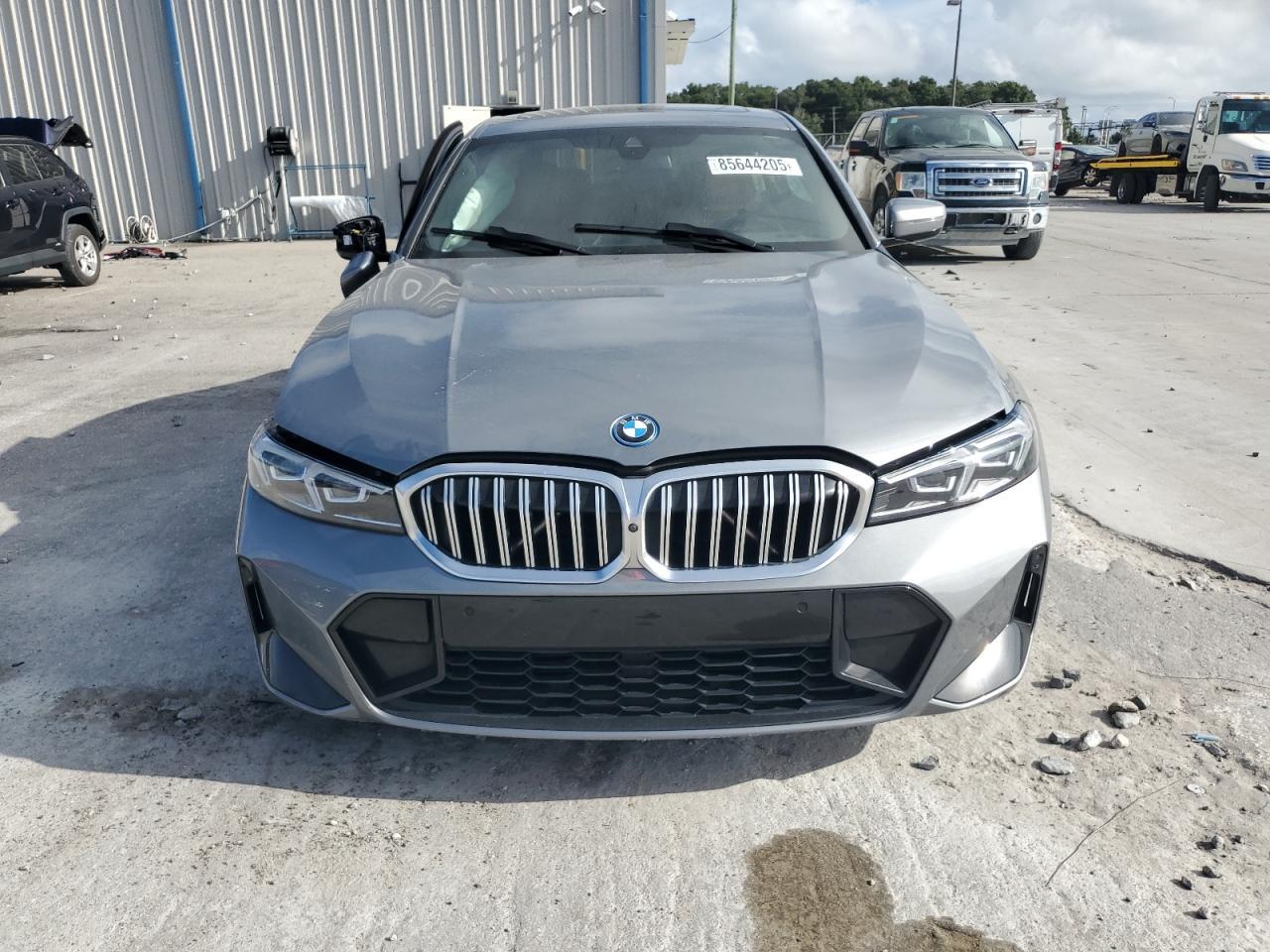 2023 BMW 330E - Фото 5