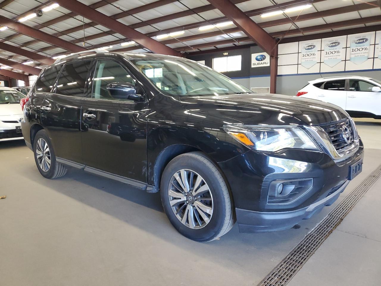 2019 Nissan Pathfinder S - Image 4