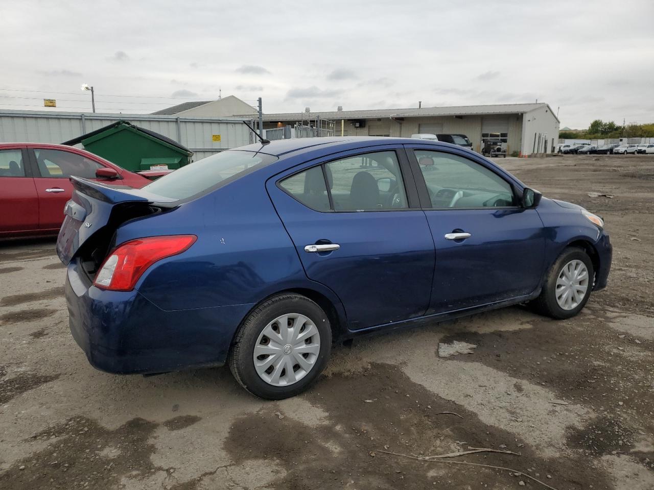 2018 Nissan Versa S - Фото 3
