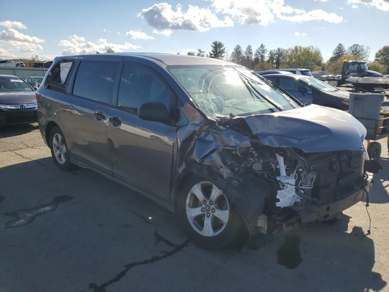 2019 Toyota Sienna - Фото 4