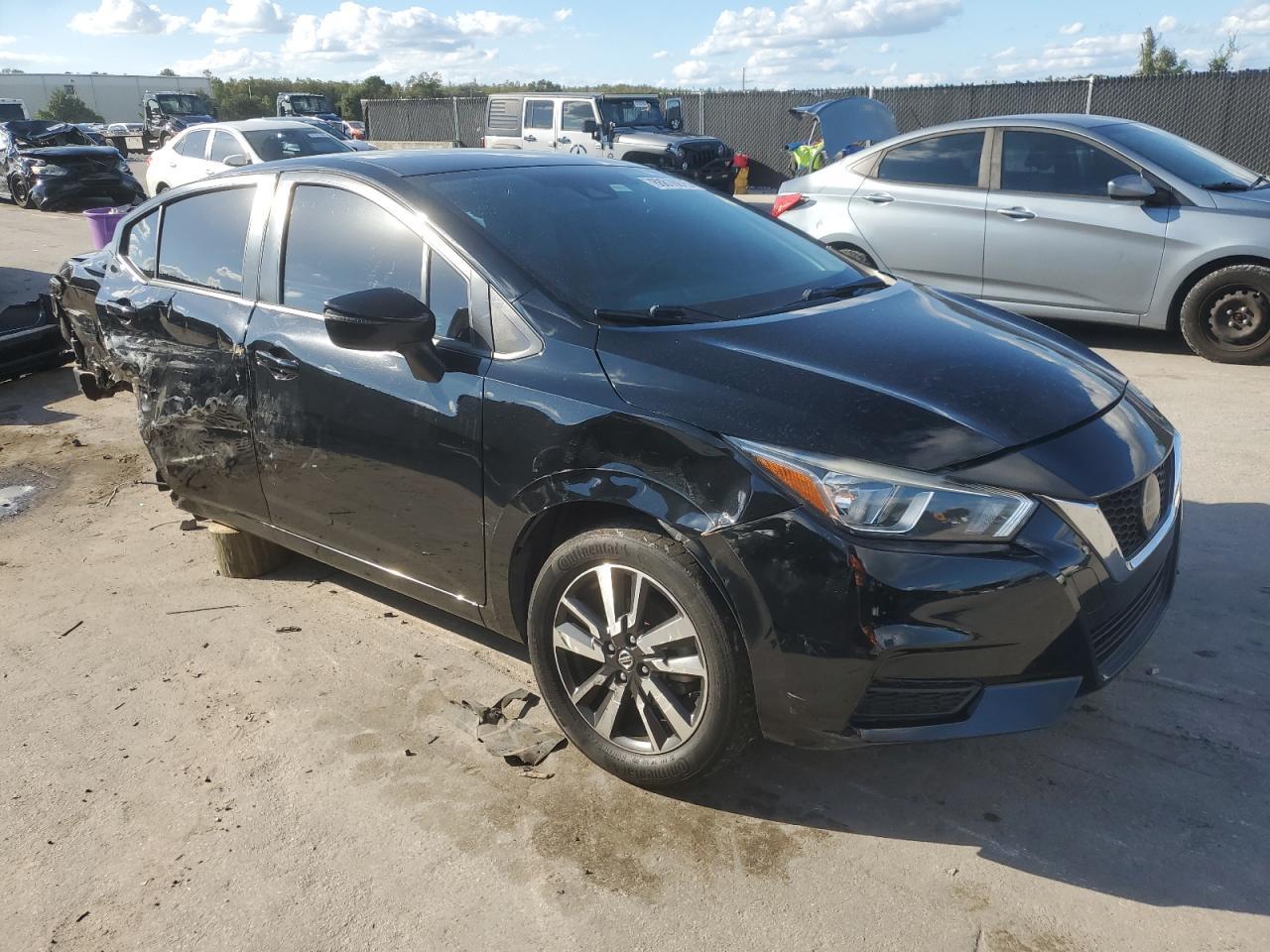 2021 Nissan Versa Sv - Image 4