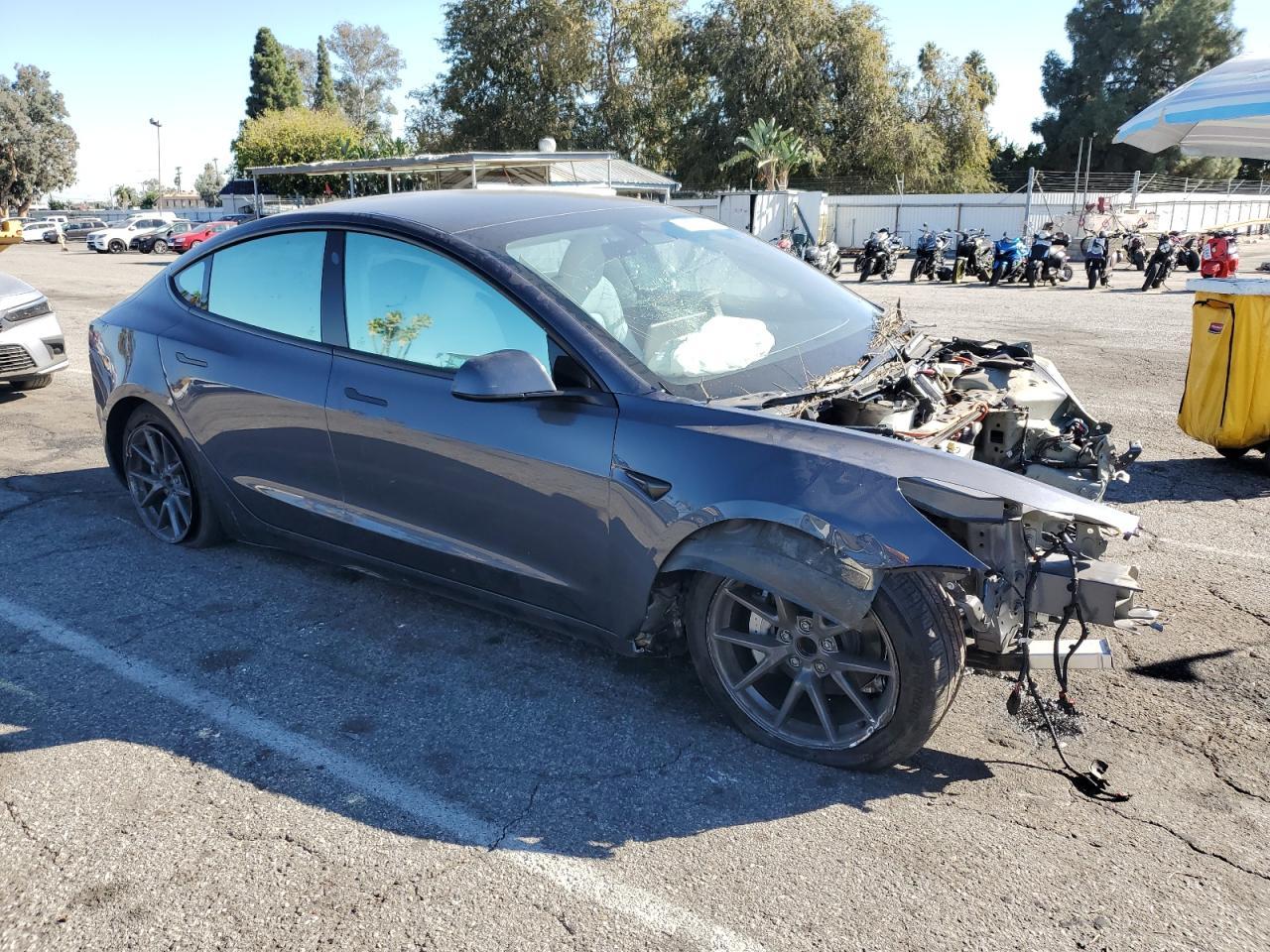 2023 Tesla Model 3 - Фото 4