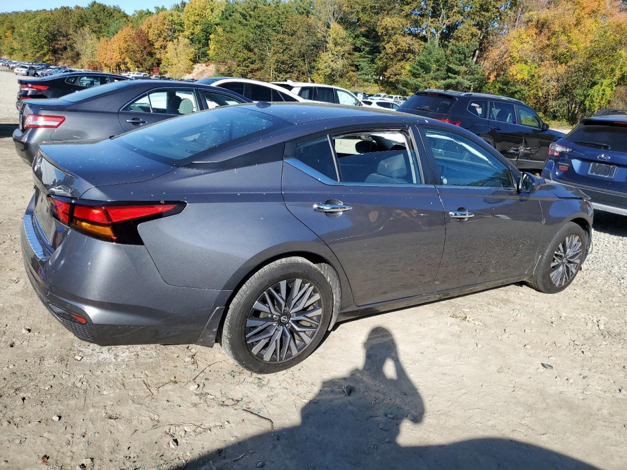 2023 Nissan Altima Sv - Image 3