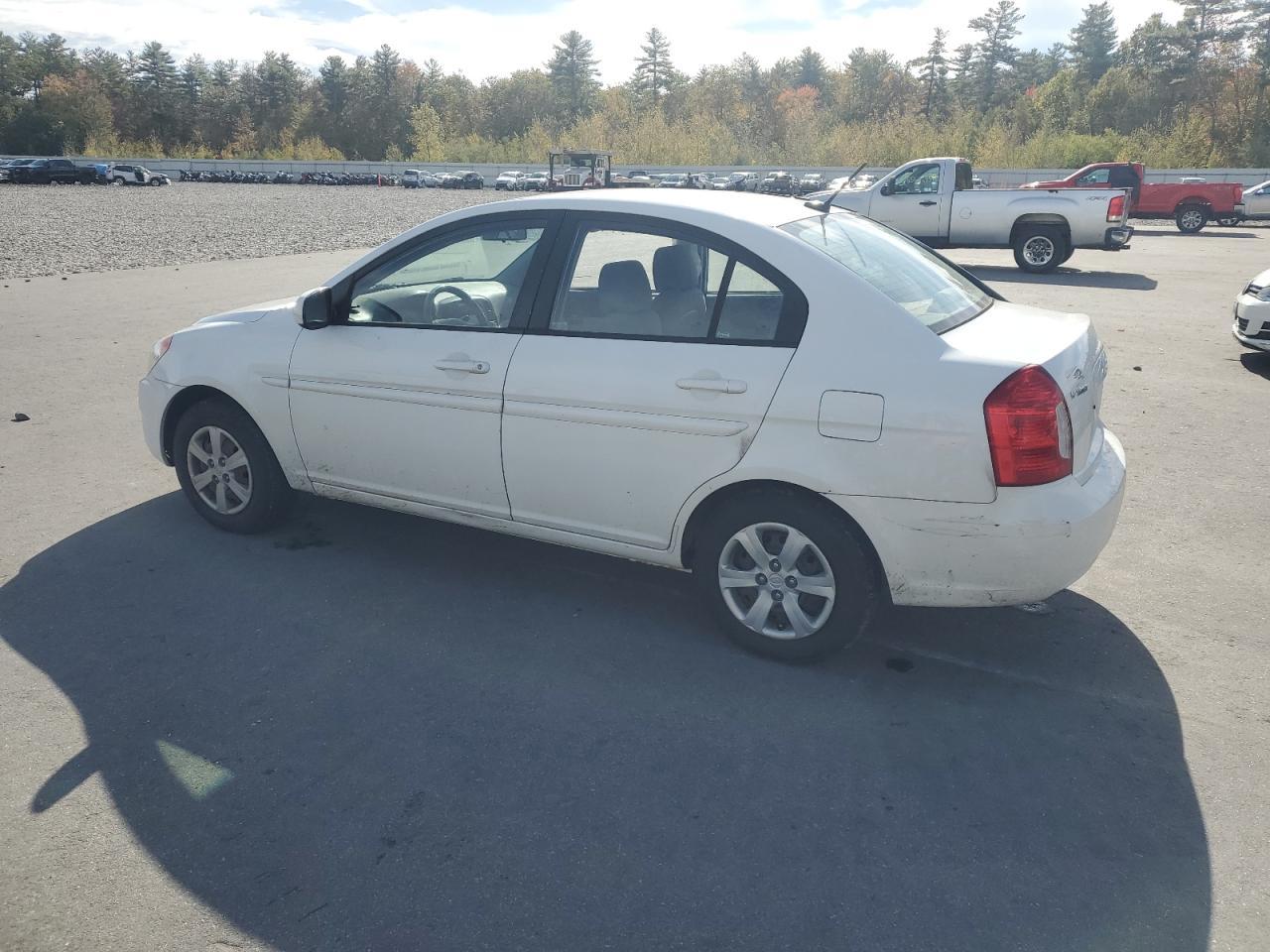 2011 Hyun Accent - Image 2