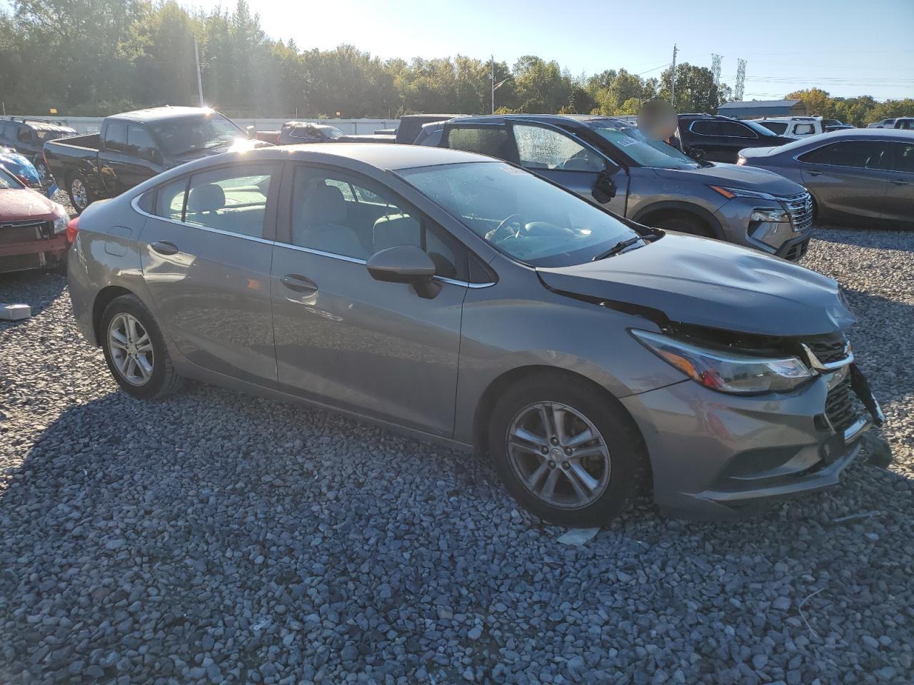 2017 Chevrolet Cruze Lt - Image 4