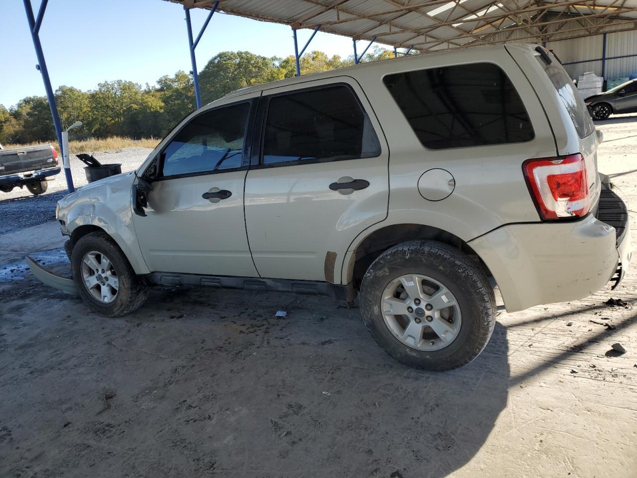 2009 Ford Escape Xls - Image 2