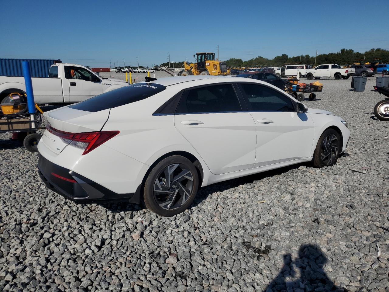 2025 Hyundai Elantra Limited - Фото 3