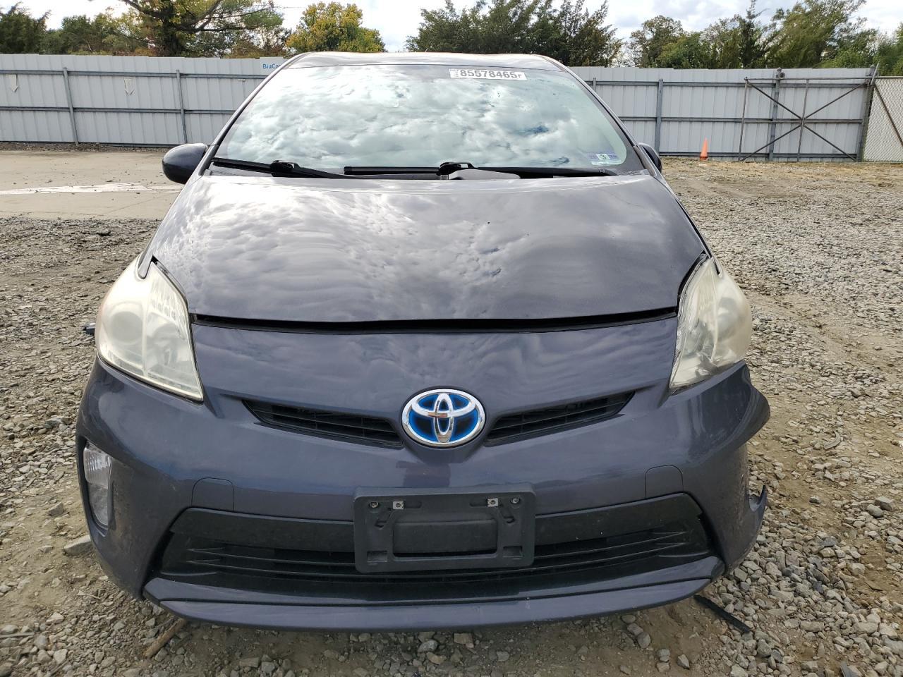 2014 Toyota Prius - Image 5
