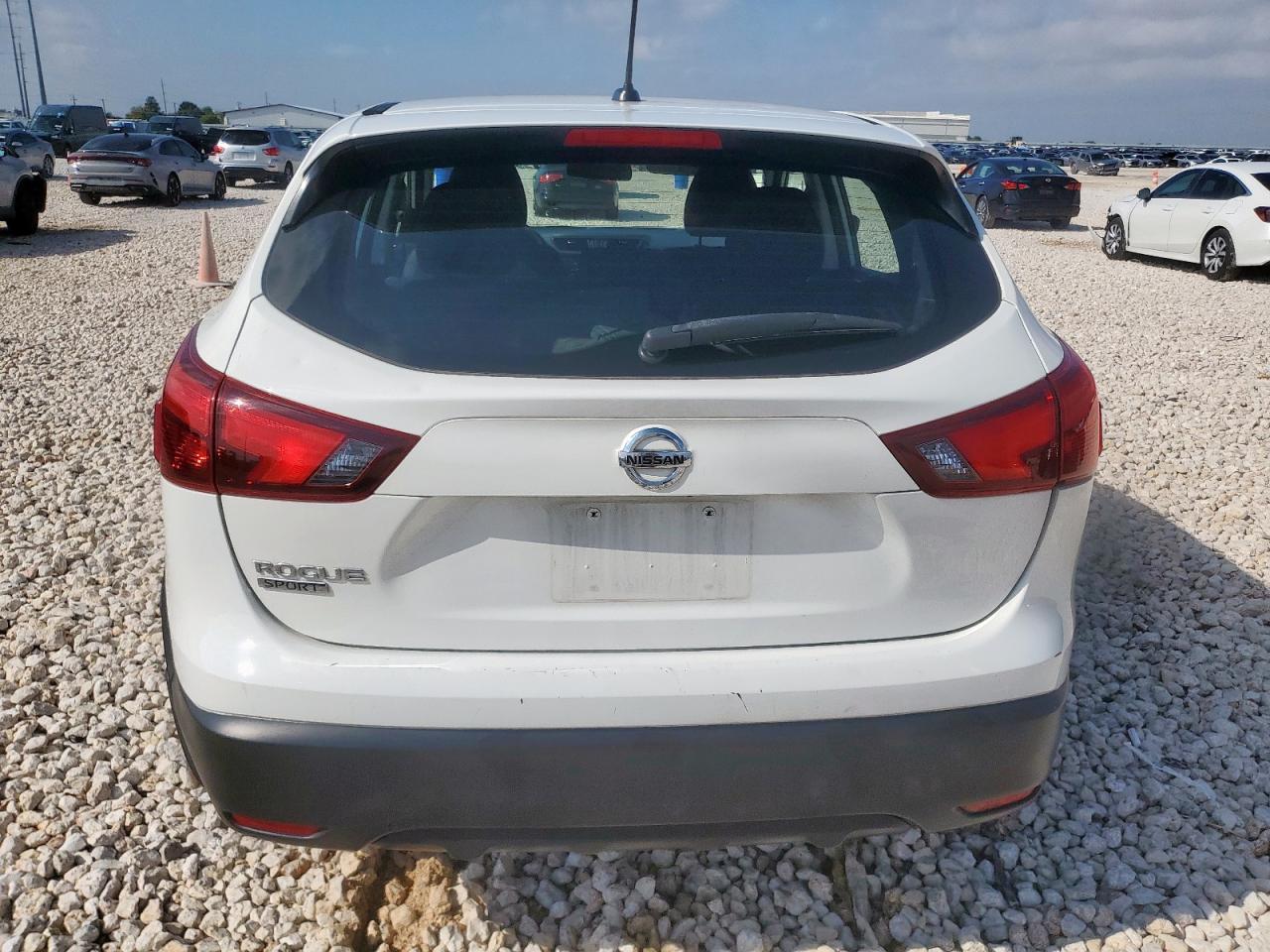 2017 Nissan Rogue Sport S - Фото 6