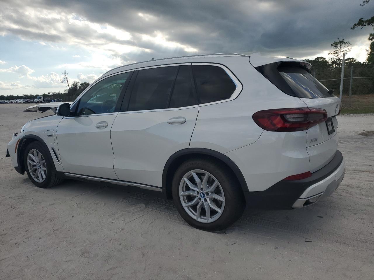 2023 BMW X5 xDrive45E - Image 2
